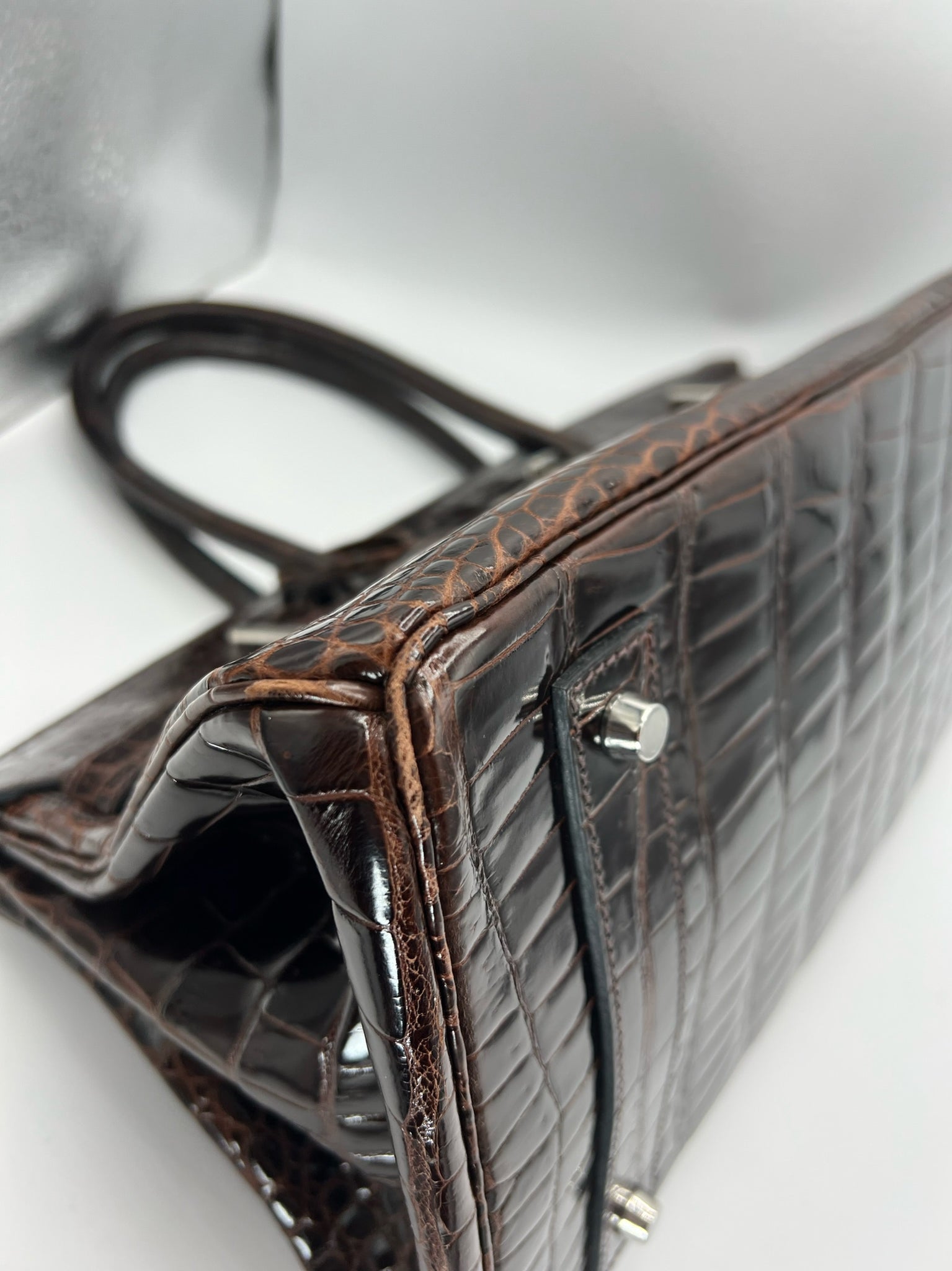 Hermès 'Birkin' Bag 40cm in Shiny Brown Porosus Crocodile - Hermès